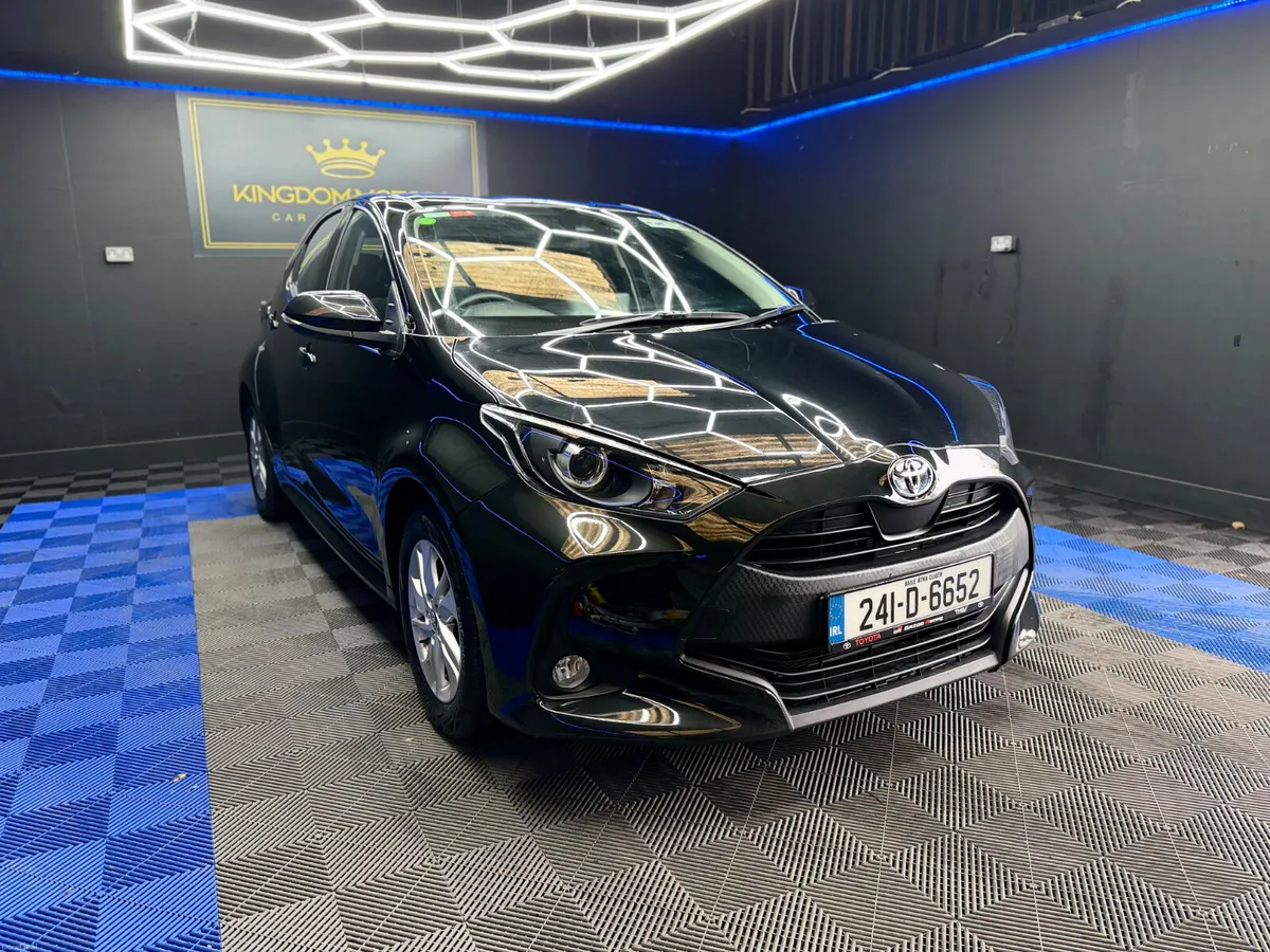 Toyota Yaris 1.5 petrol-hybrid,Automatic - Image 3