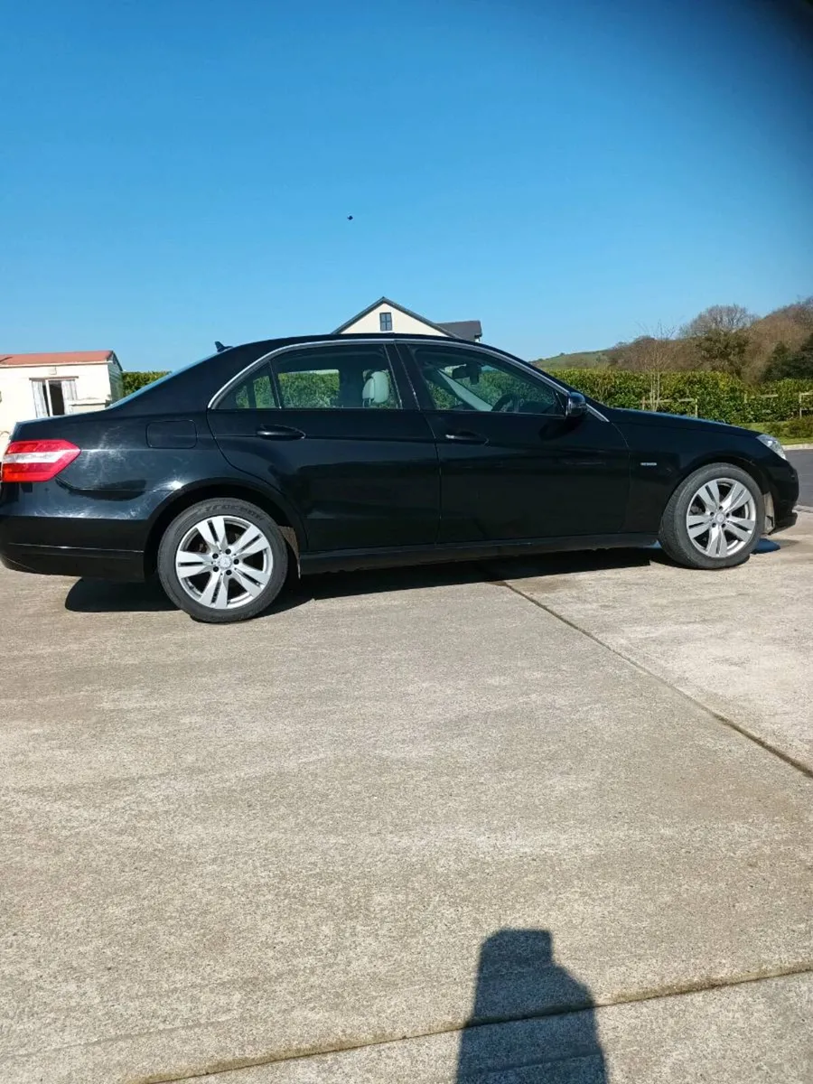 Mercedes E200 D 2012, 253500 km - Image 1