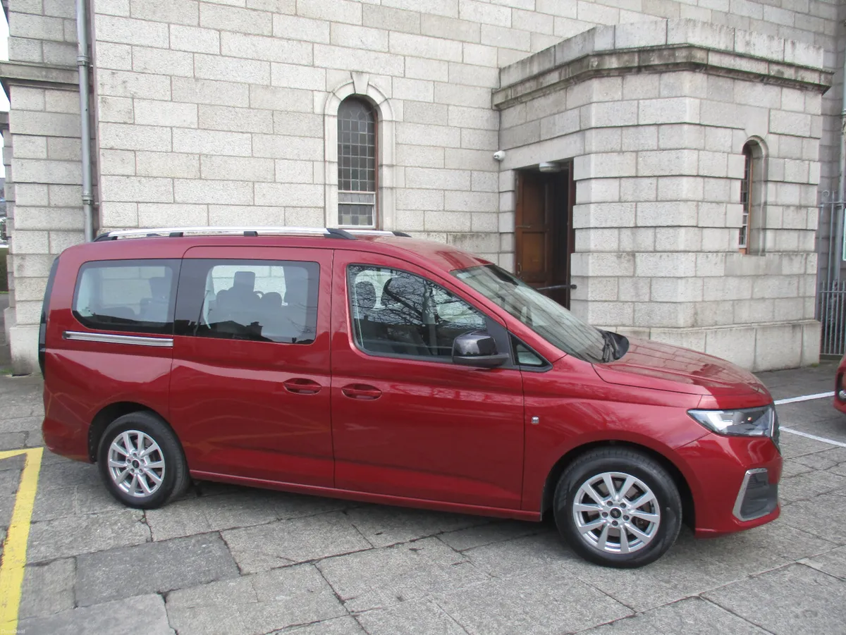 2023 FORD TOURNEO CONNECT 7 SEAT W/CHAIR TAXI - Image 2