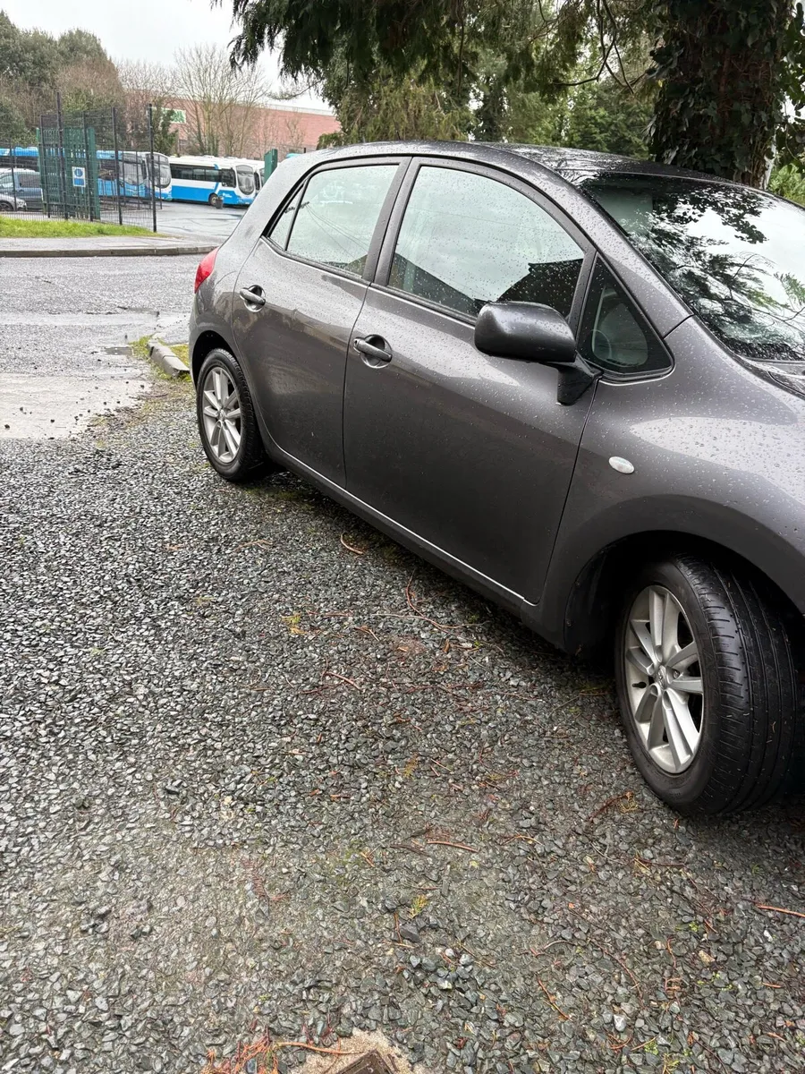 09 Toyota auris - Image 2