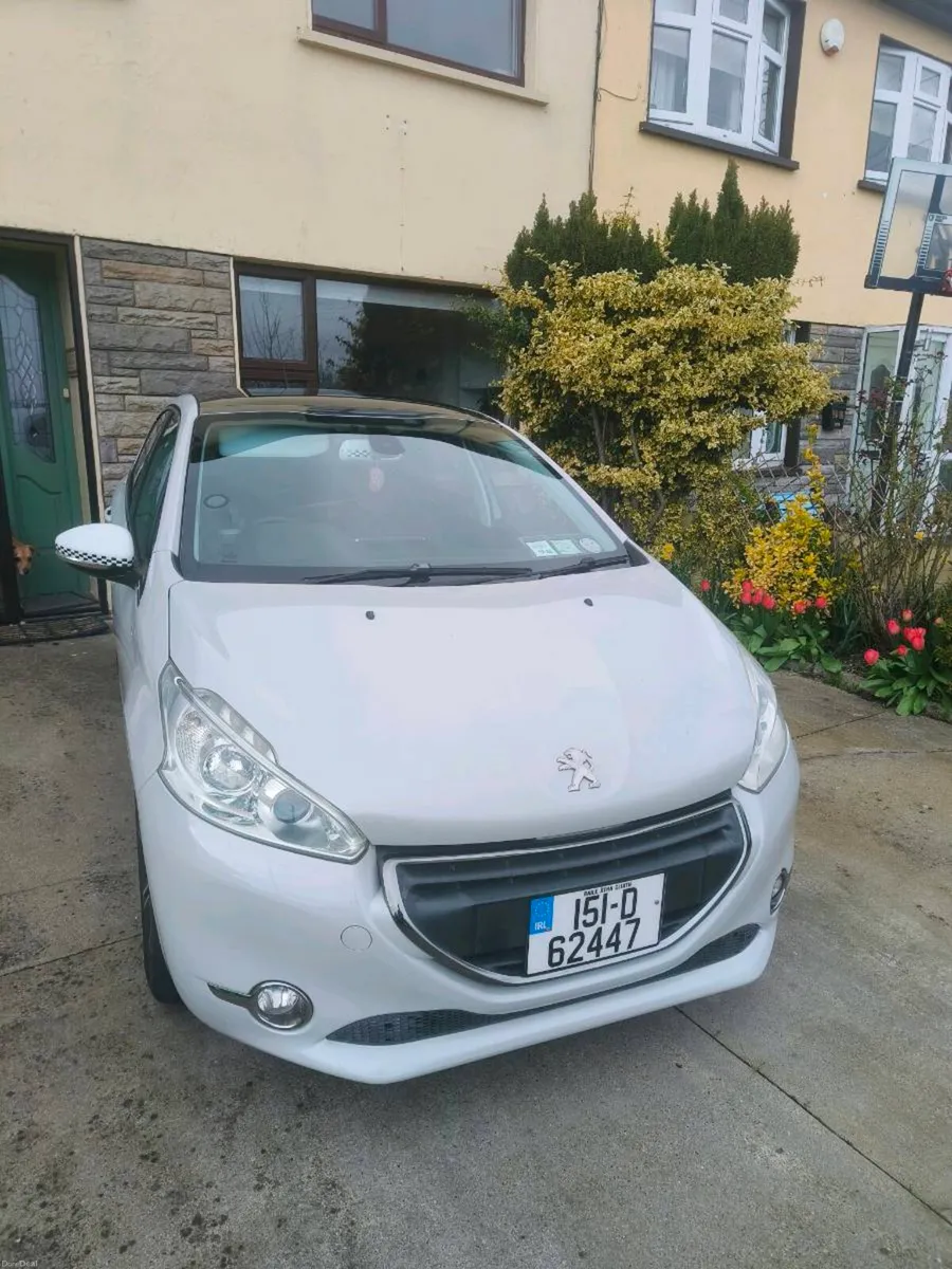 Peugeot 208, 1.2l hatchback petrol automatic - Image 1