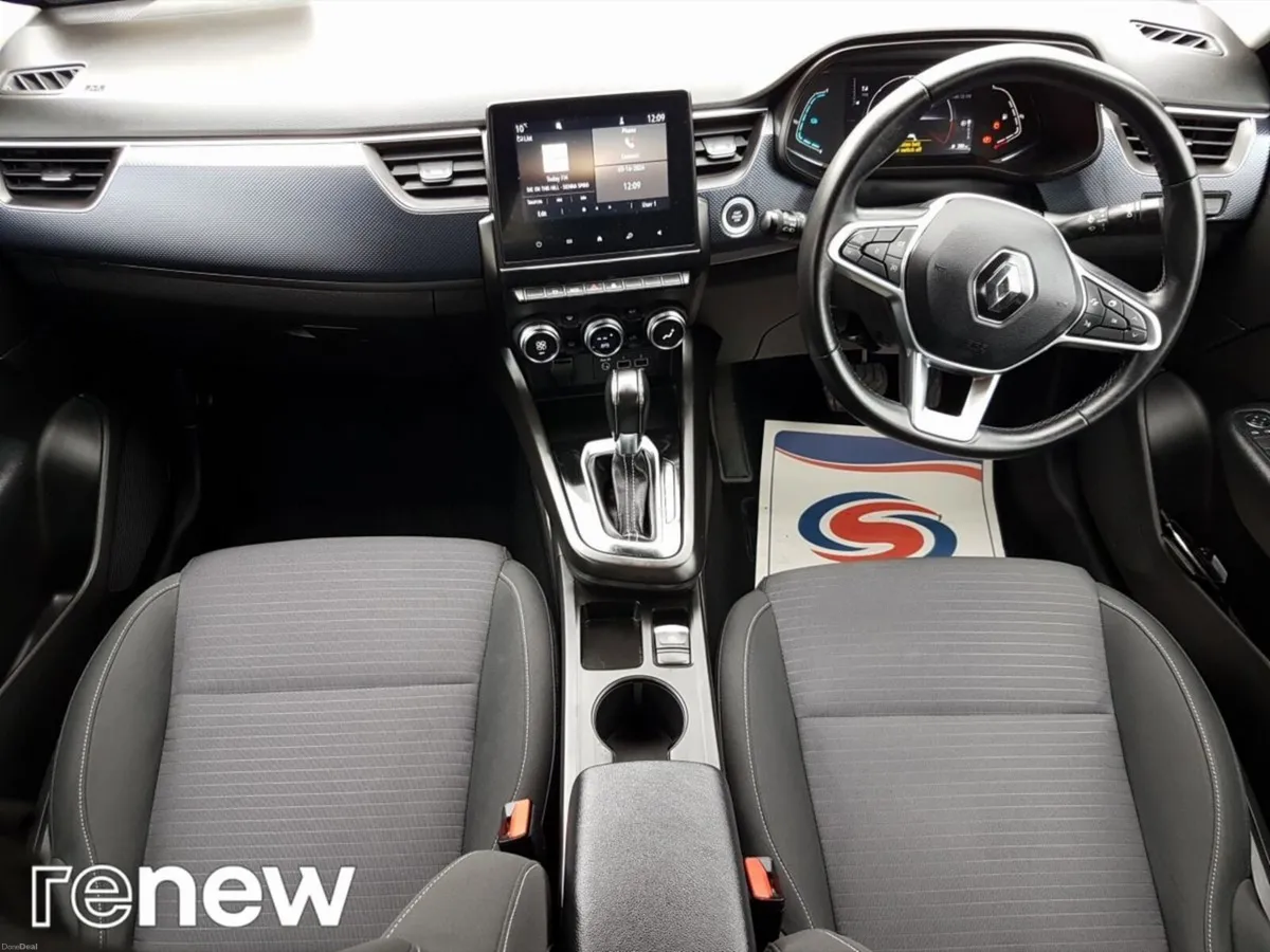Renault Arkana ICONIC E-TECH HYBRID 145 AUTO - Image 2
