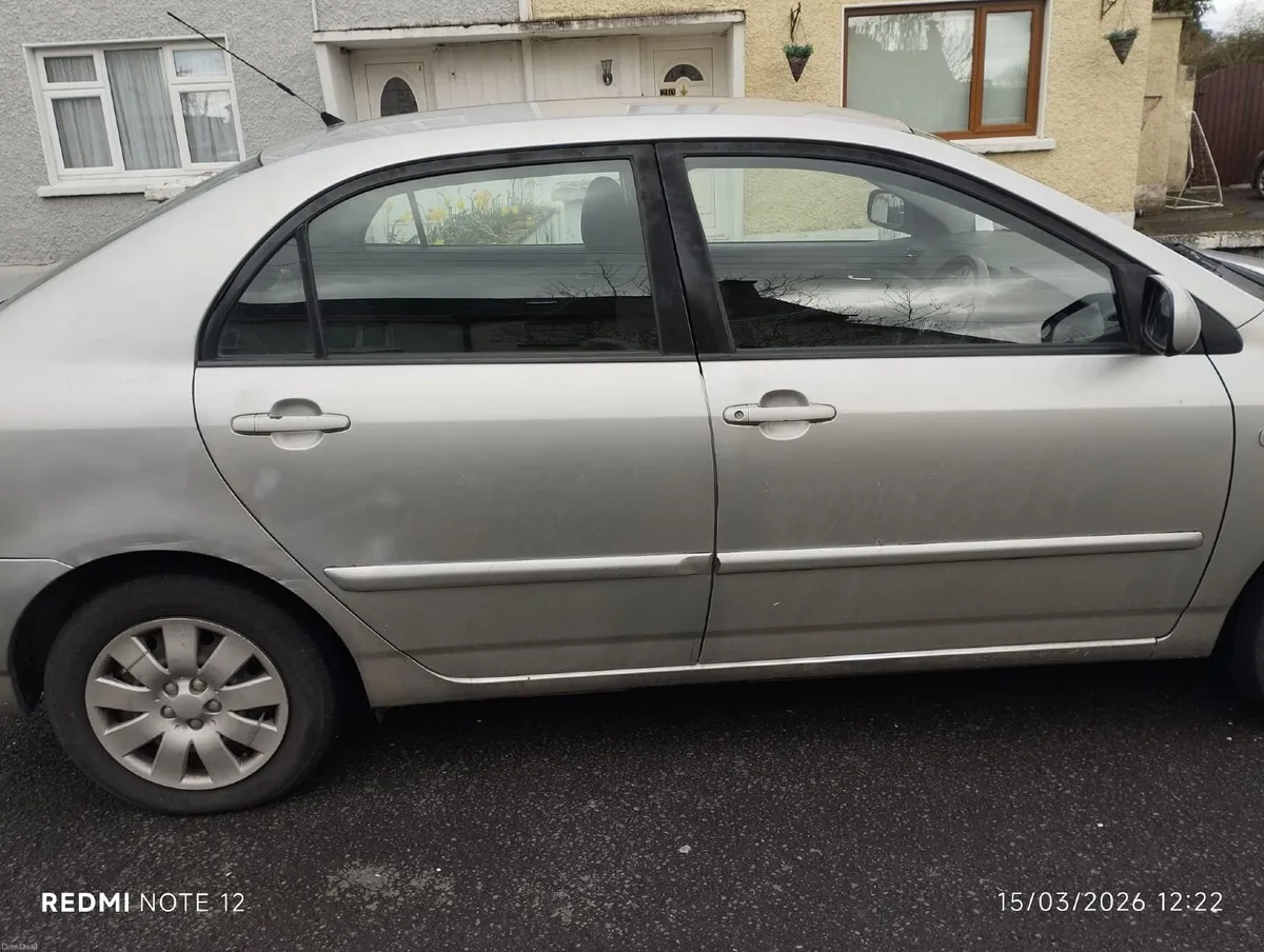 Toyota Corolla 2005 - Image 2