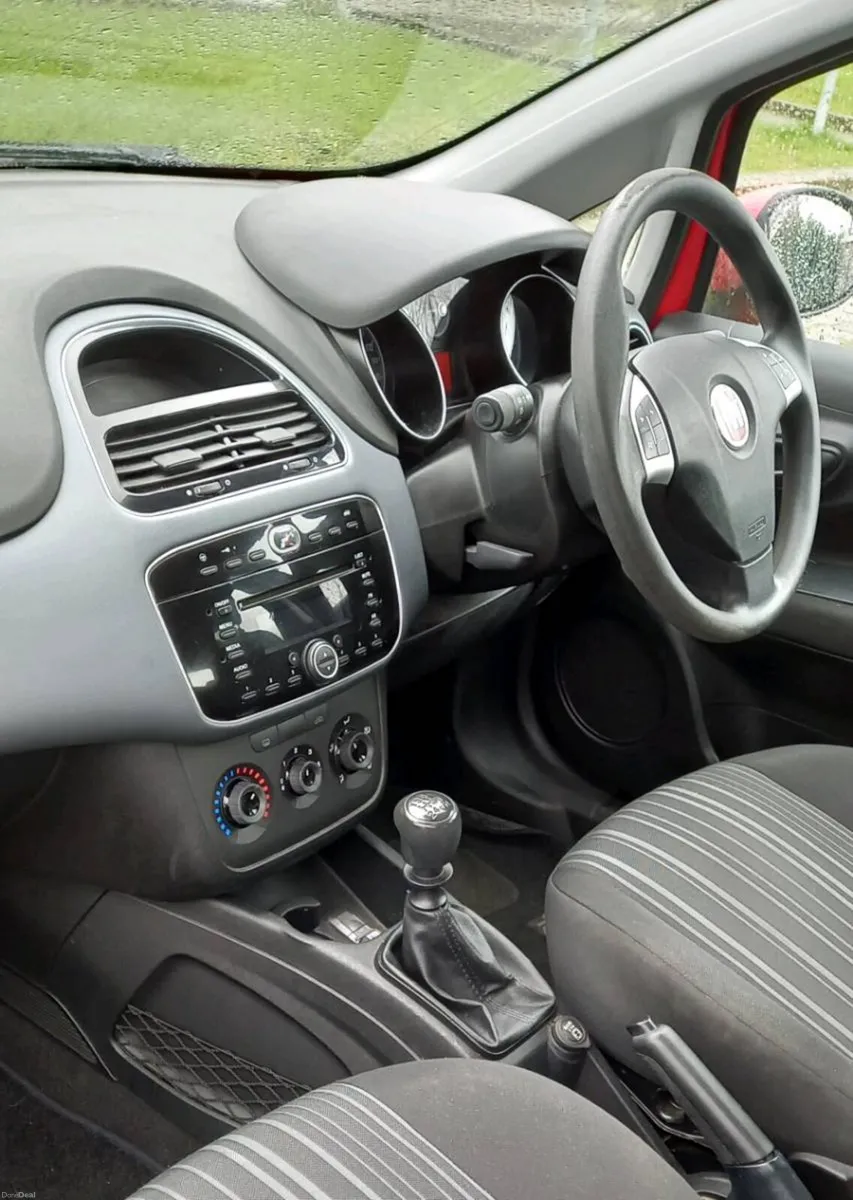 Fiat Punto 2011 - Image 2