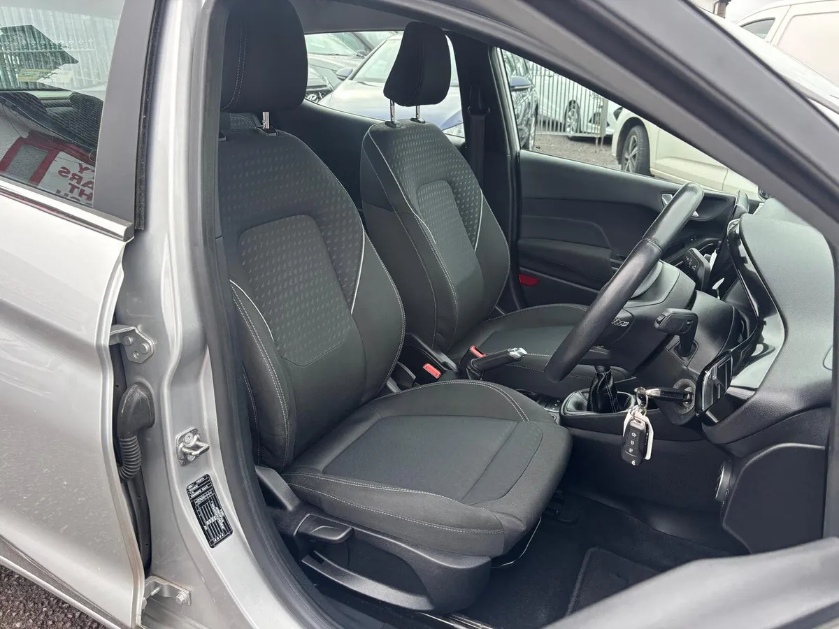 Ford Fiesta 2018  TITANIUM 1.1  PETROL - Image 3