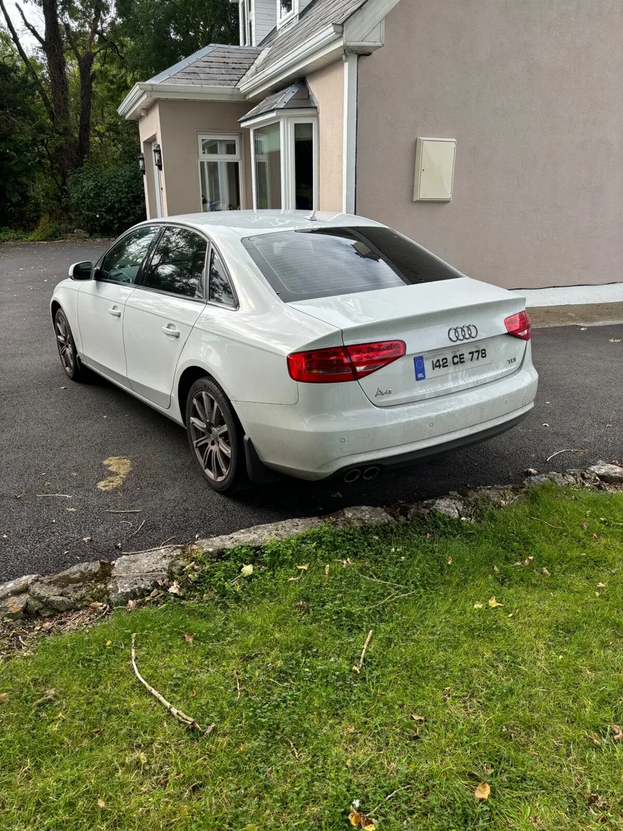 Audi A4 2.0 TDI Technik 174BHP - Image 4