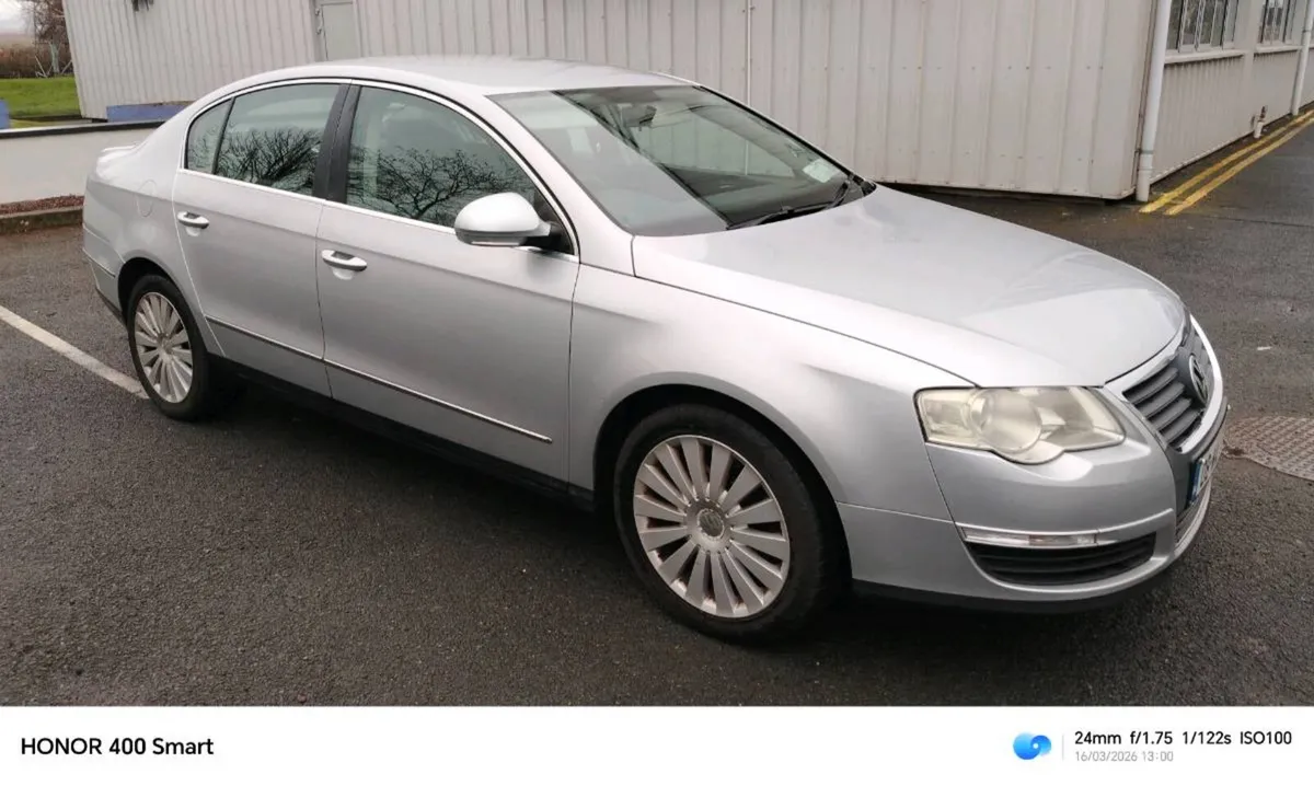 VW Passat 2.0 tdi Highline Manual - Image 1