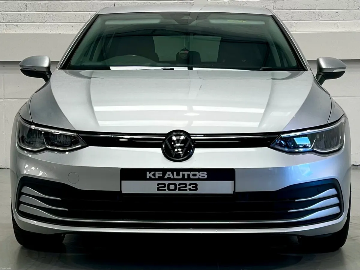 Volkswagen Golf Life 2.0TDI 115bhp 5dr Auto - - Image 2