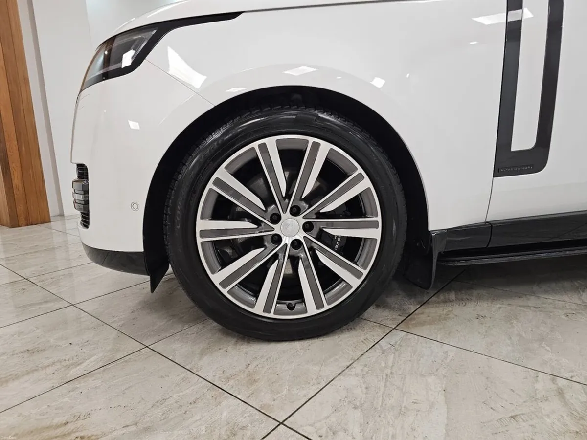 Land Rover Range Rover AUTOBIOGRAPHY - Image 3