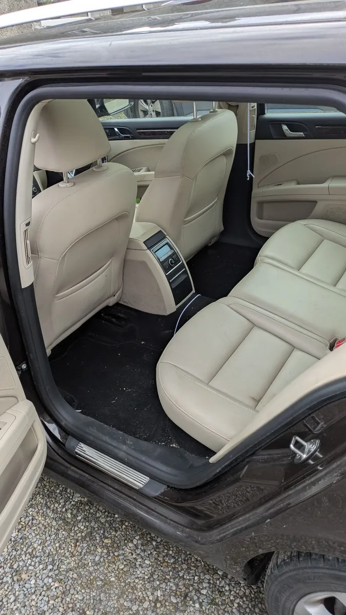 Skoda Superb 2015 - Image 1