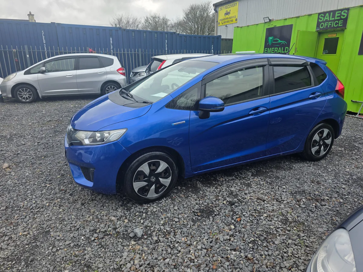 152 REG, NEW NCT, LEATHER, CAMERA, FINANCE - Image 3