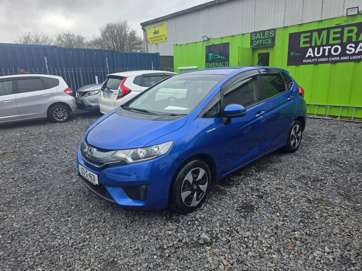 152 REG, NEW NCT, LEATHER, CAMERA, FINANCE - Image 2