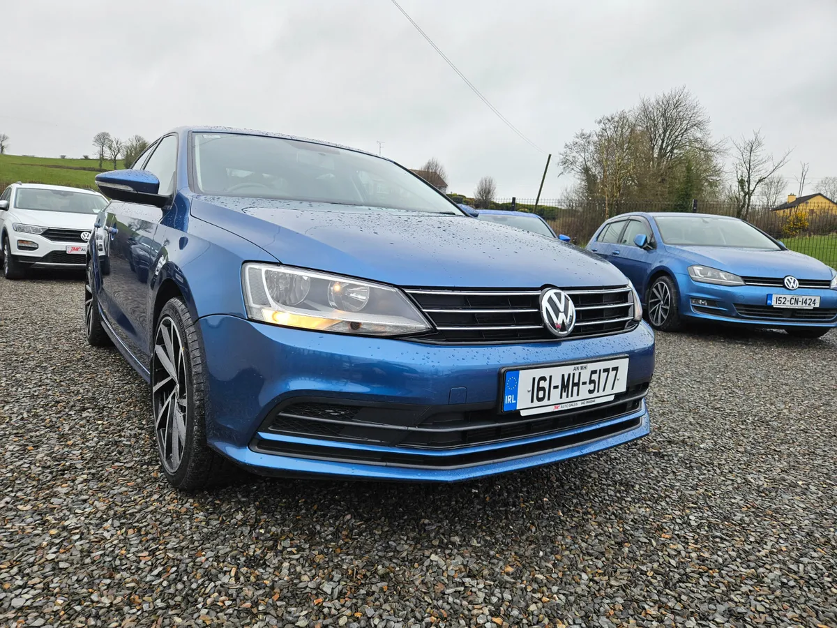 Volkswagen Jetta 2016 - Image 2