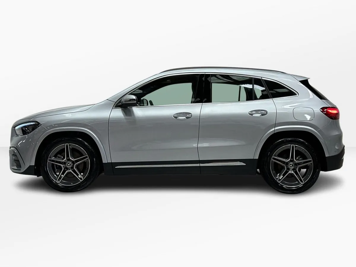 Mercedes-Benz GLA GLA180 D Premium AMG Line + - Image 5
