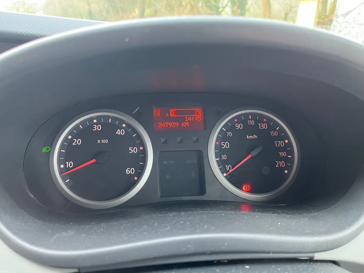 Renault Trafic 2013 - 9 Seater - Image 2