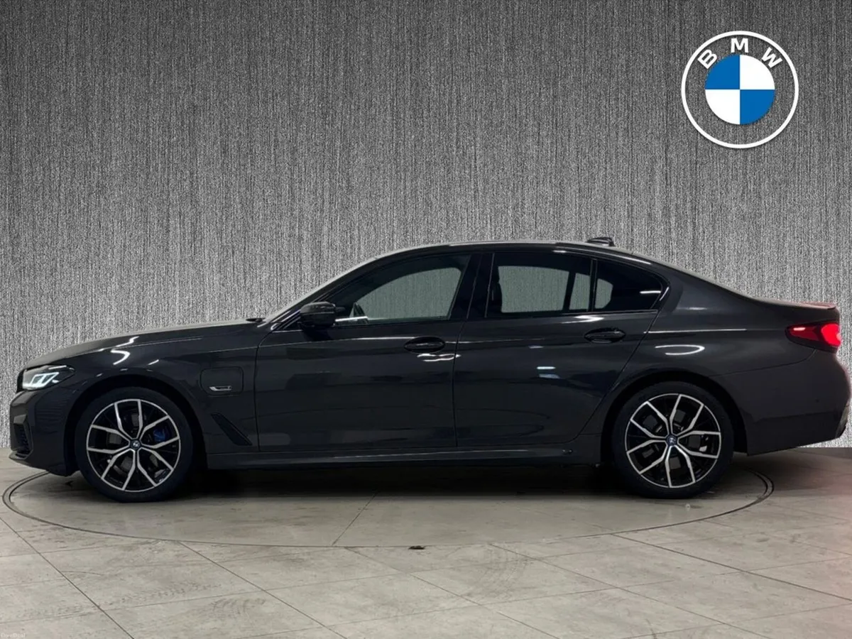 BMW 5-Series 530e M Sport PRO / COMFORT / SUNROOF - Image 4