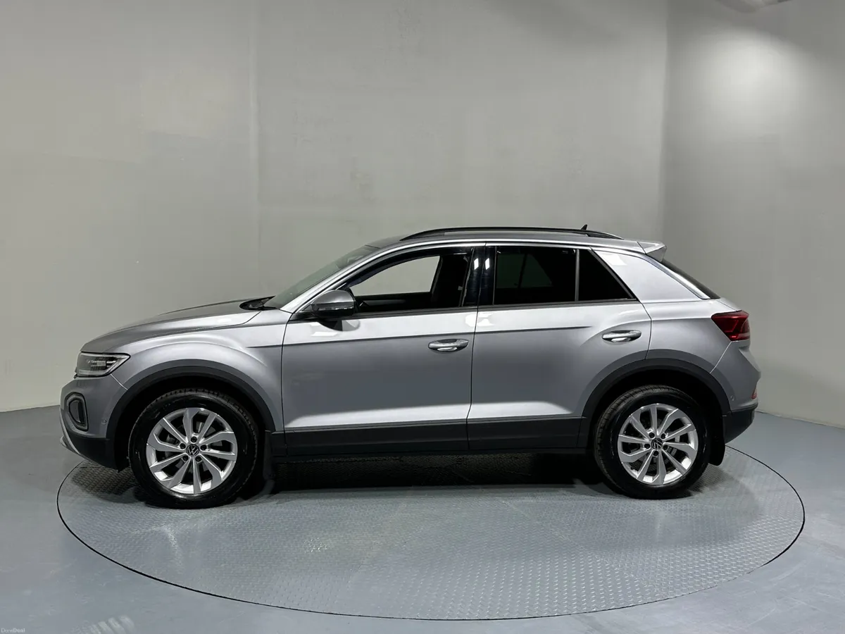 Volkswagen T-Roc 75 Year Editon 1.0 Tsi 251 - Image 4