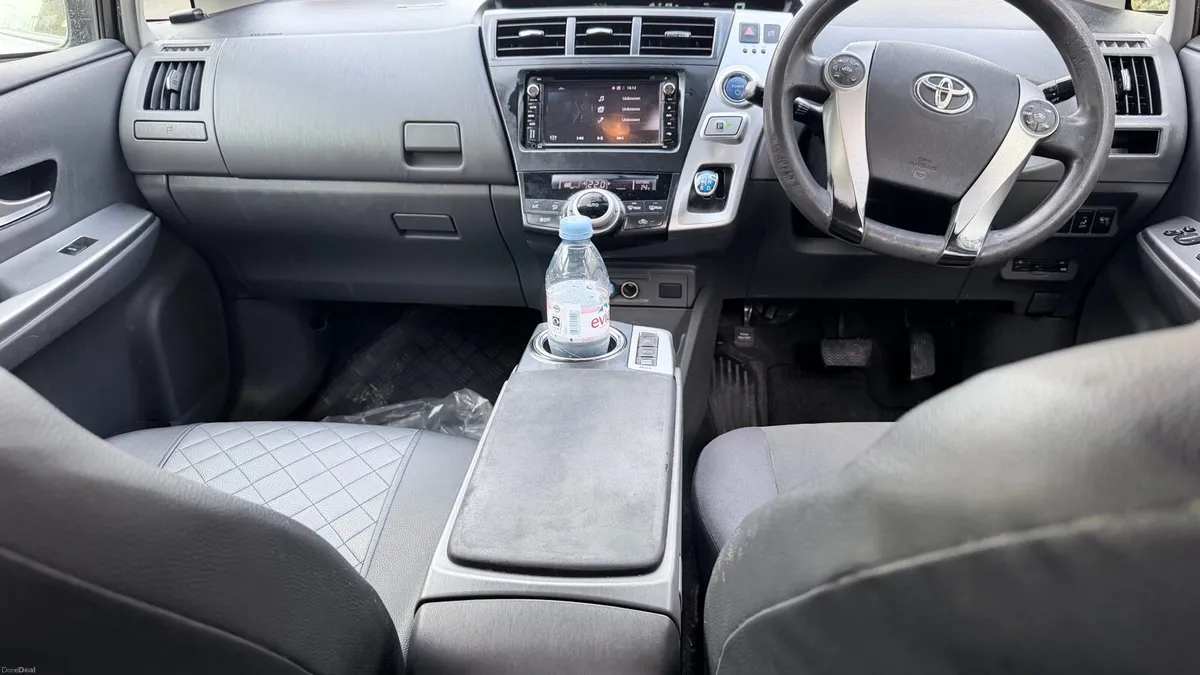 Toyota prius - Image 3