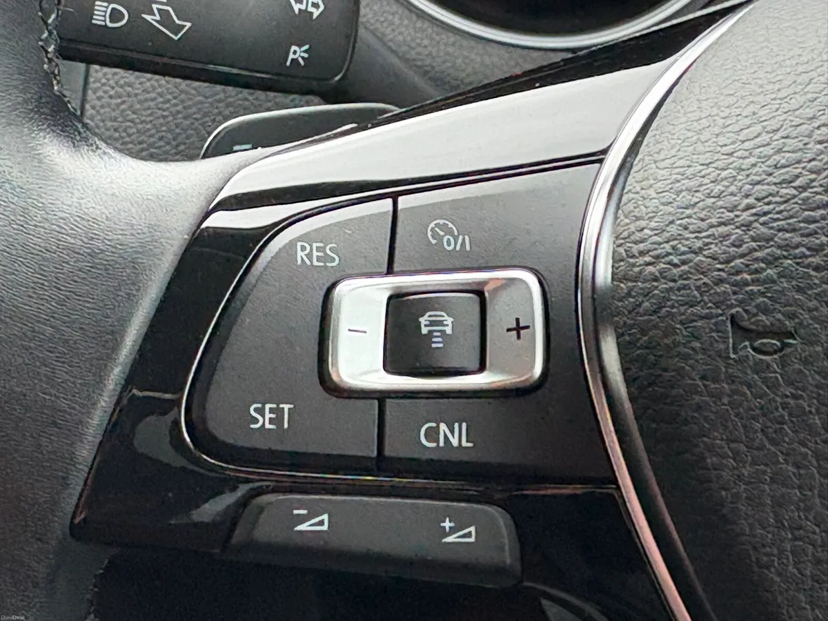 LOW MILEAGE-142 VW POLO COMFORTLINE 1.2 AUTOMATIC - Image 4