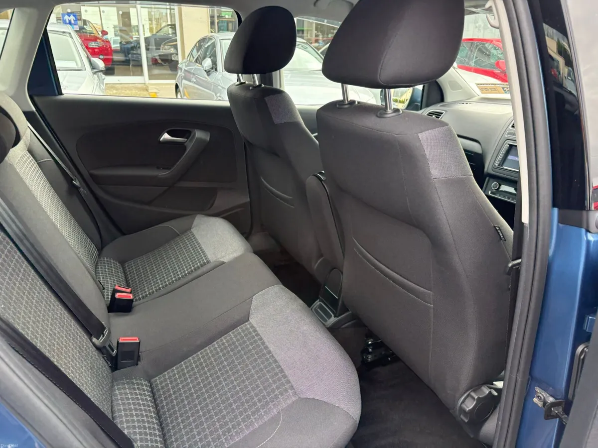 LOW MILEAGE-162 VW POLO COMFORTLINE 1.2 AUTOMATIC - Image 3