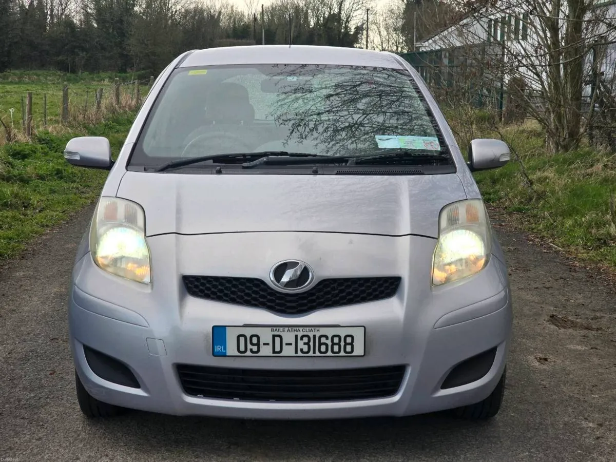 Automatic Toyota Vitz 120 000 km PETROL 1.L NCT 08 - Image 3