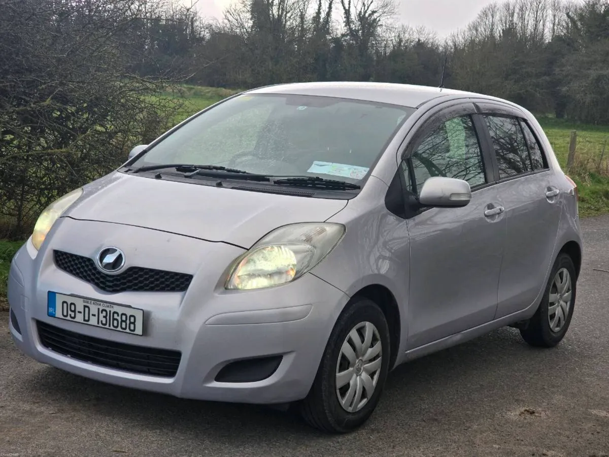 Automatic Toyota Vitz 120 000 km PETROL 1.L NCT 08 - Image 4