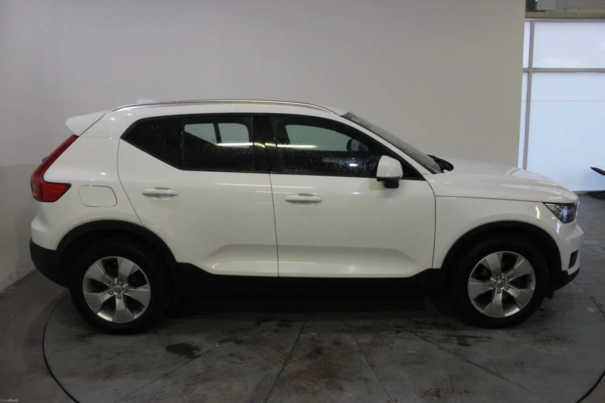 Volvo XC40 D3 FWD AUTOMATIC 150 MOMENTUM - TENDER - Image 3