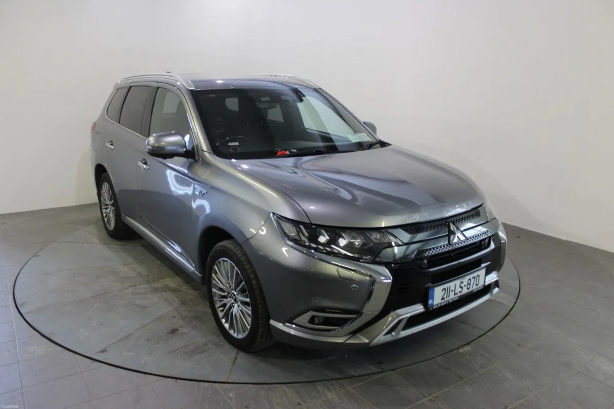Mitsubishi Outlander 2.4L Plug-in EV Instyle 5 sea - Image 1