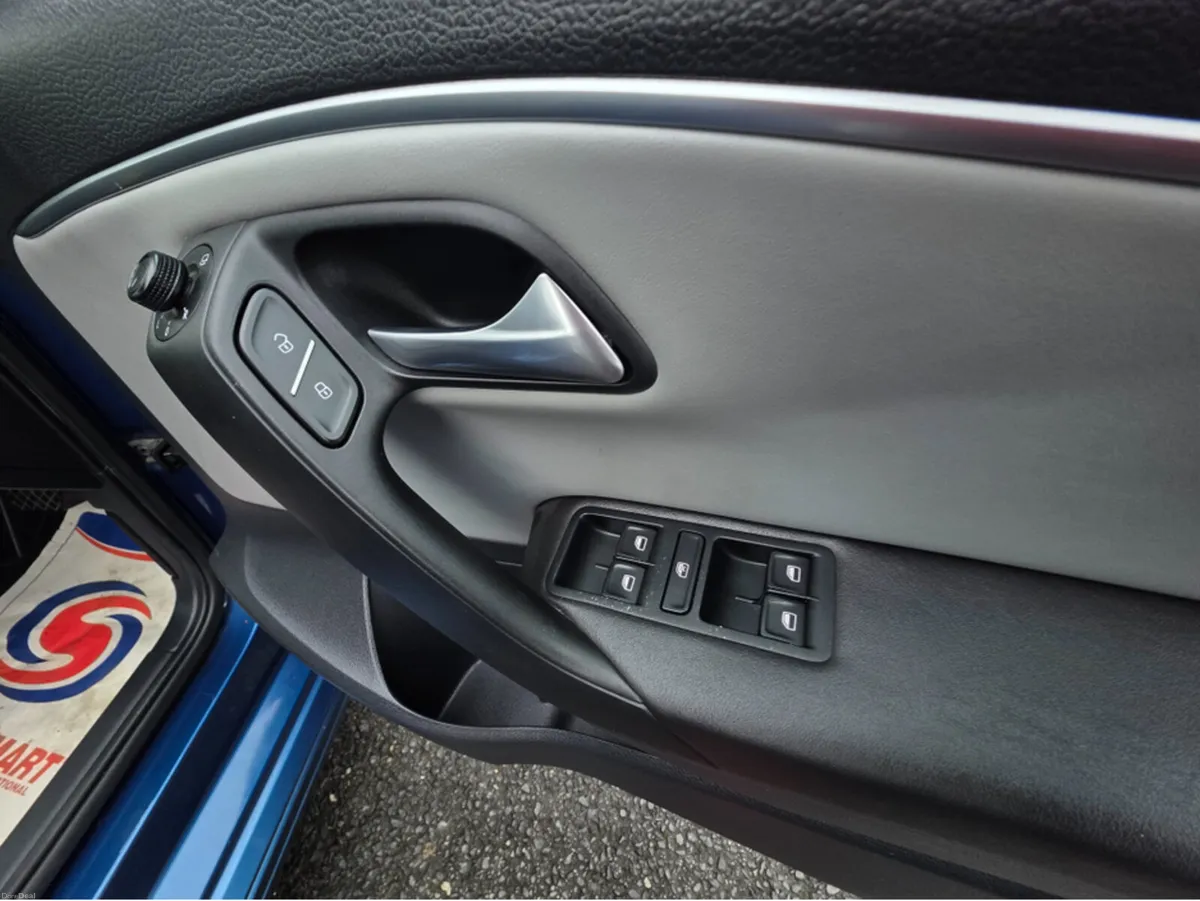 Volkswagen Polo GT EDITION 1.4 TSI TSI AUTOMATIC - - Image 5