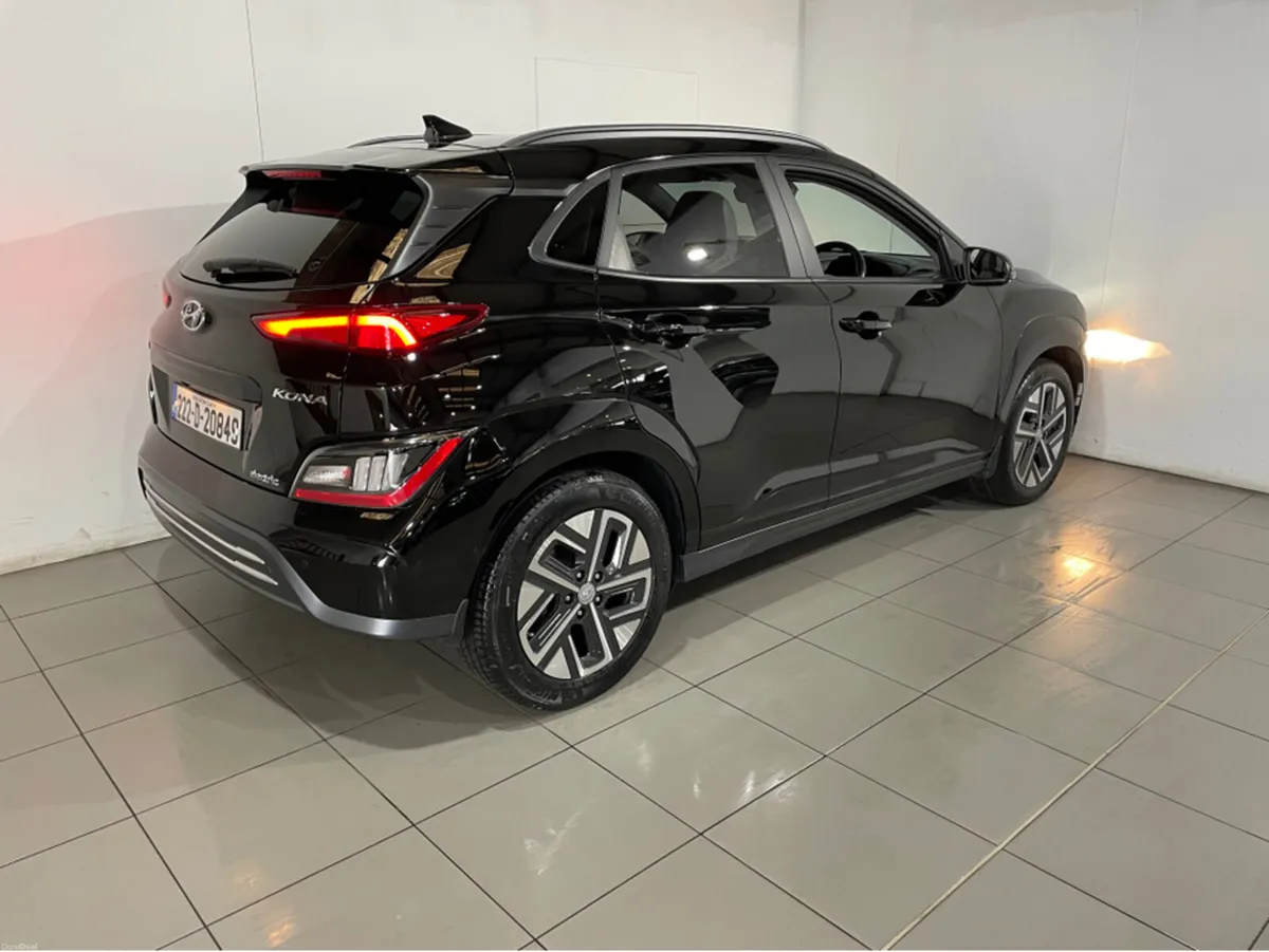 Hyundai KONA PREMIUM 64 KWH  BATTERY HEALTH 93.4% - Image 3