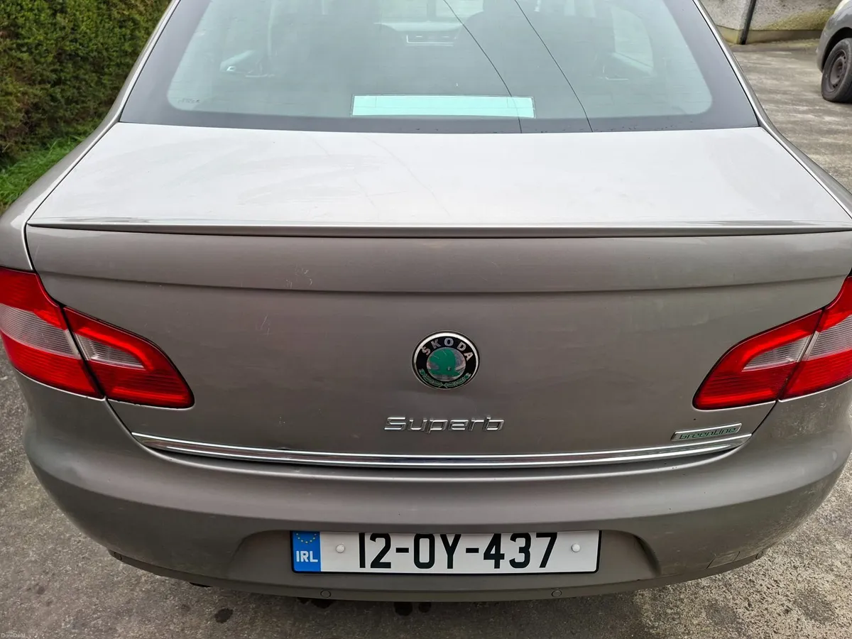 Skoda Superb 2012 - Image 1