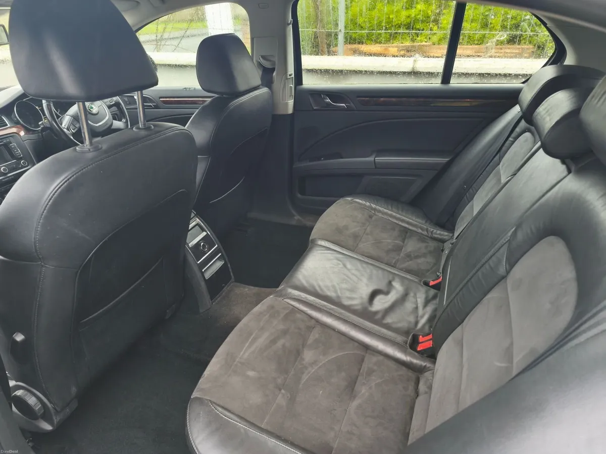 Skoda Superb 2011 - Image 2