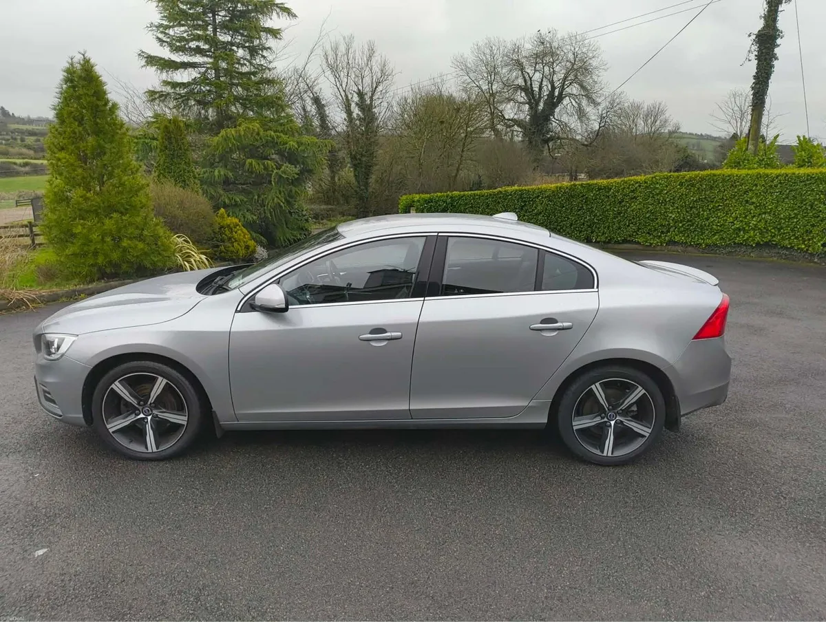 Volvo S60 R-Design D4 - Image 2