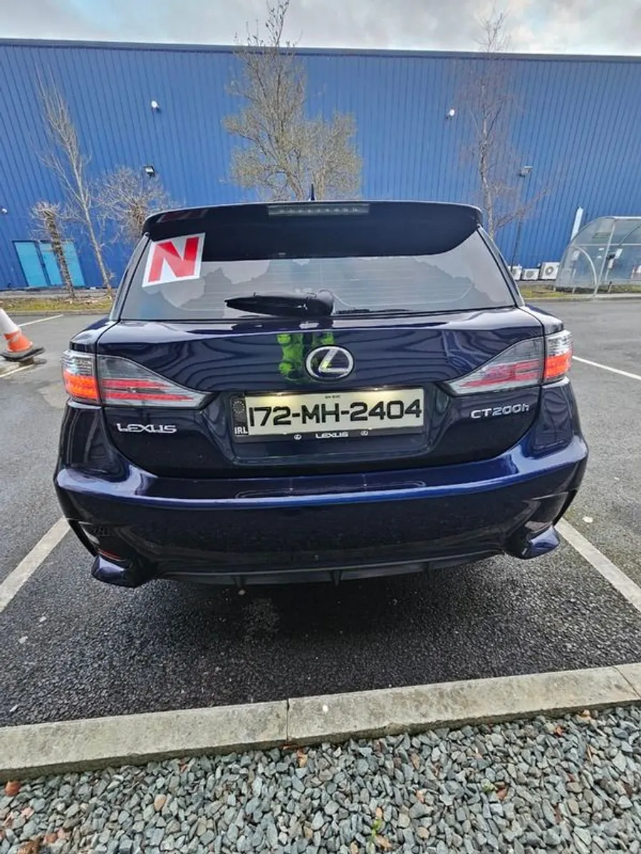 2017 Lexus CT Hybrid - Image 4