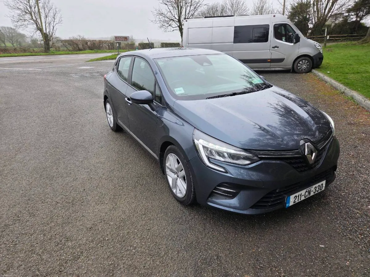 Renault clio 2021 - Image 1