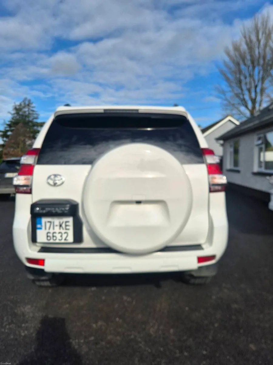 Toyota LandCruiser 1 Owner Full History passenger - Image 4