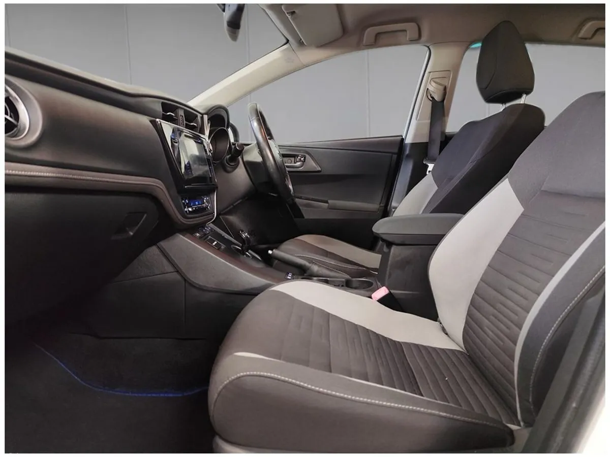 Toyota Auris 2016 - Image 4