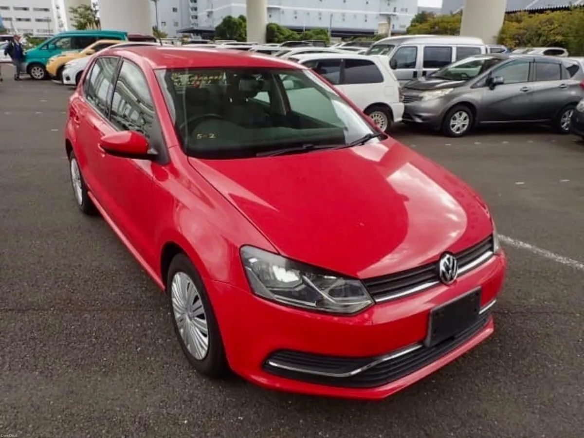 Volkswagen Polo 2015 — Low mileage - Image 1