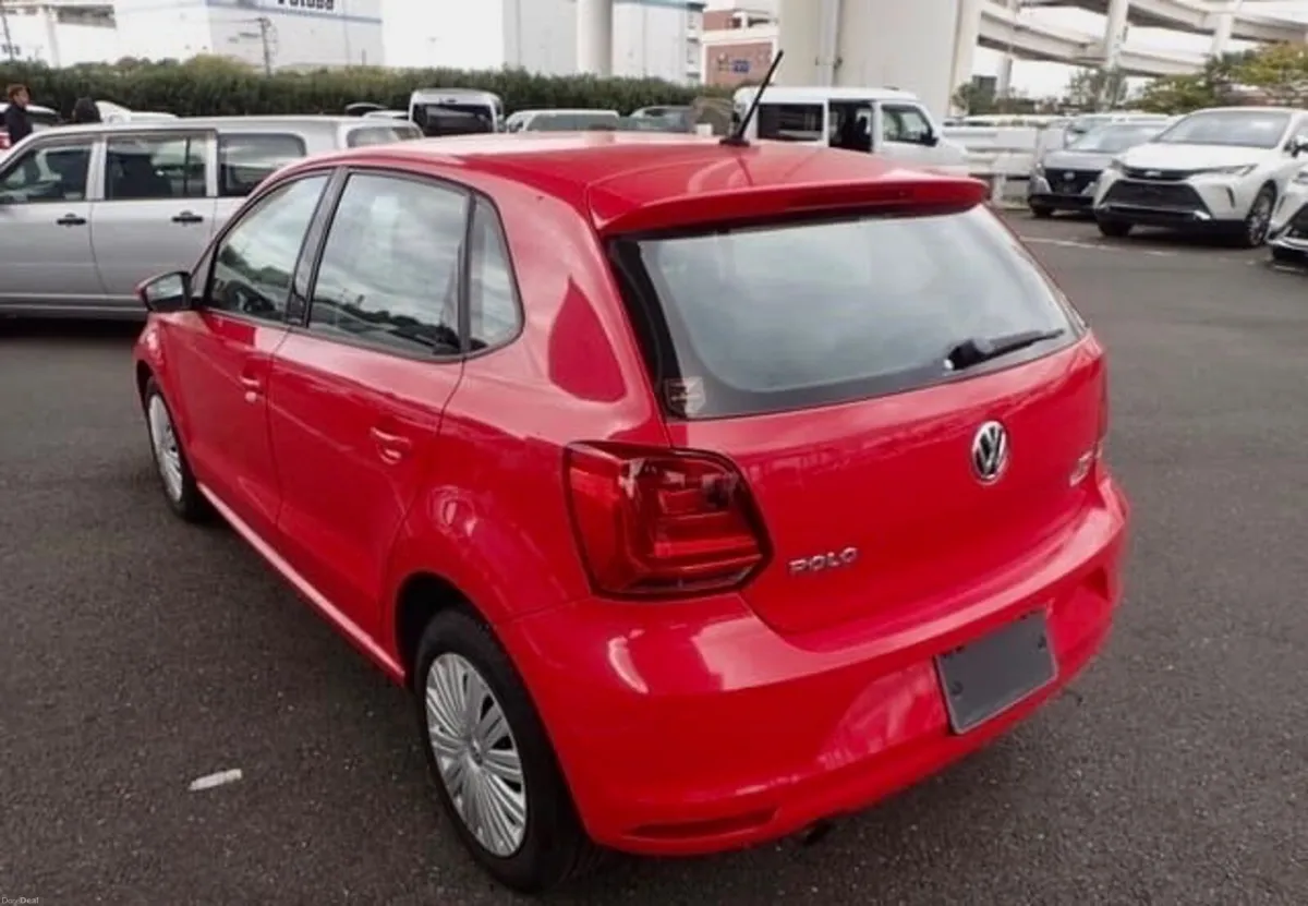 Volkswagen Polo 2015 — Low mileage - Image 3