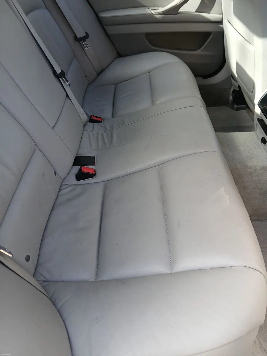 BMW 5-Series 2013 - Image 4