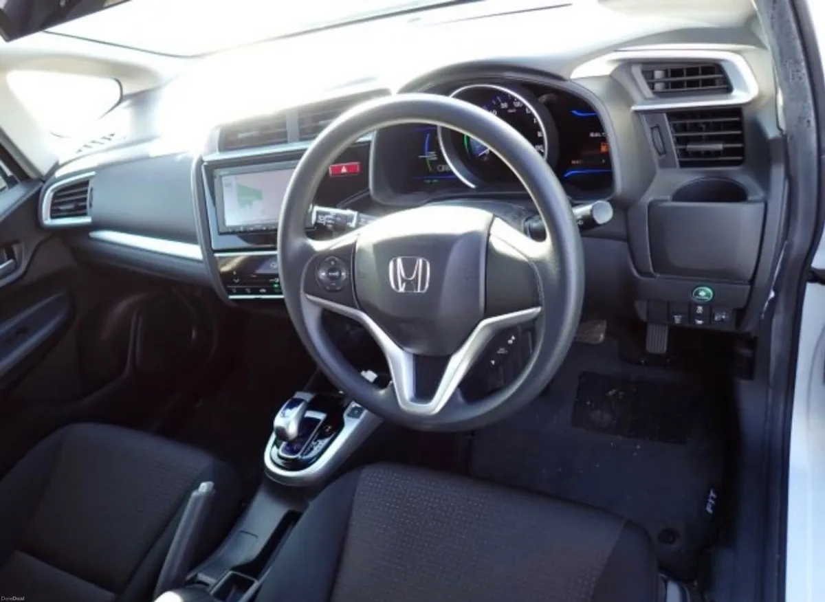 🔵 Honda Fit 1.5 Petrol Hybrid - Image 4