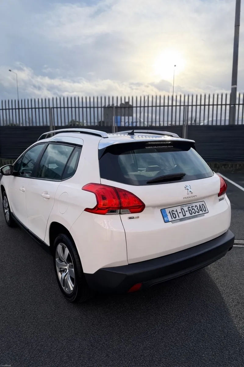 Peugeot 2008 - Image 2