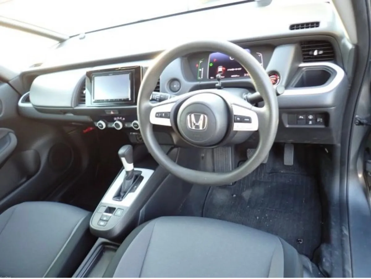 🔵 Honda Fit 1.5 E-HEV Petrol Hybrid - Image 4