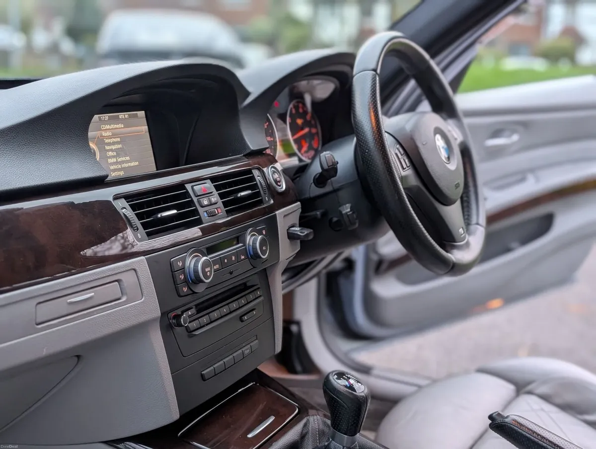 BMW 318i M Sport 2l Petrol Full Leather 2011 - Image 4