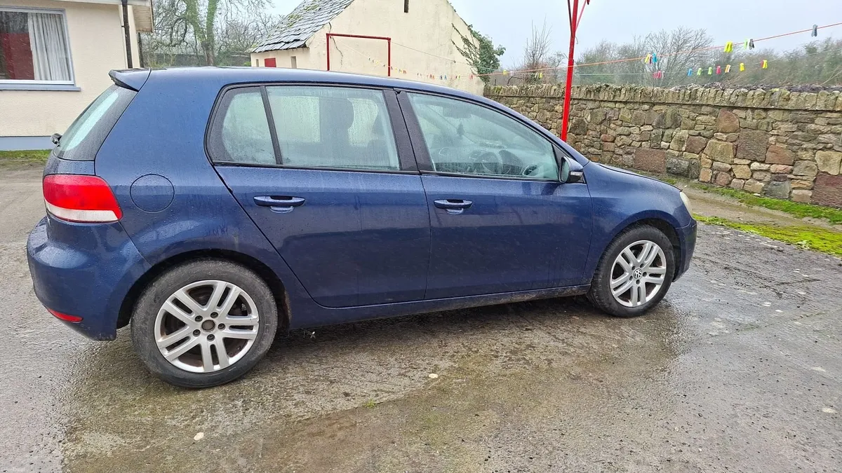 Volkswagen Golf 2010 - Image 3