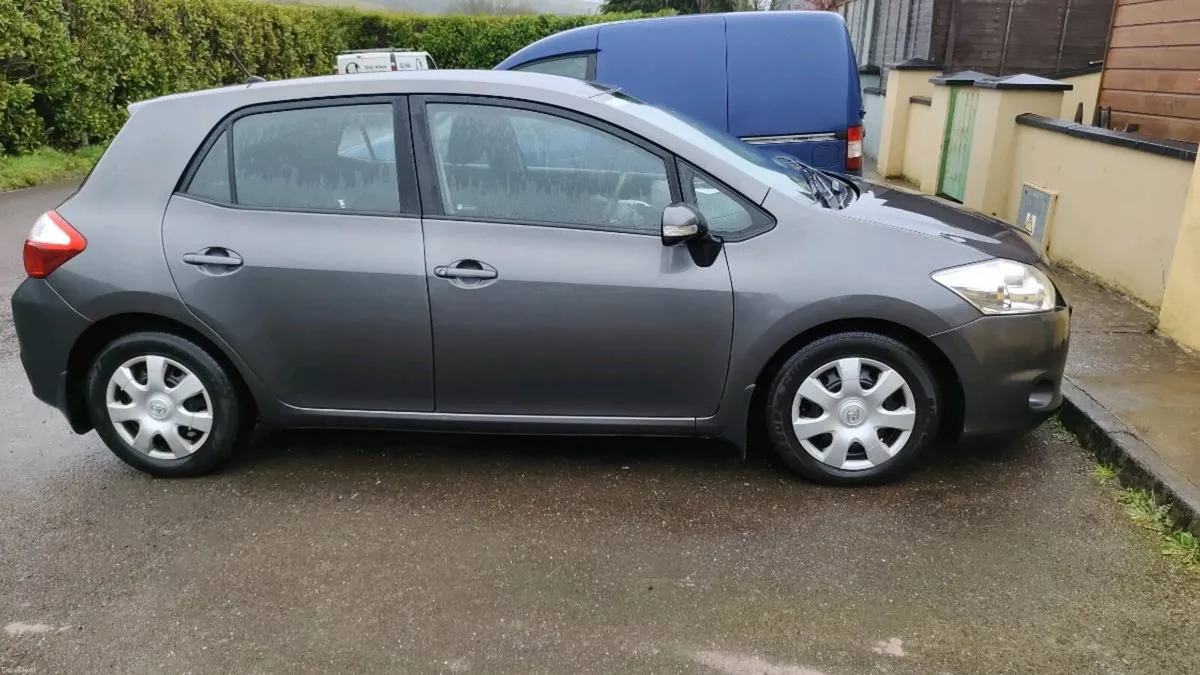 Toyota Auris - Image 1