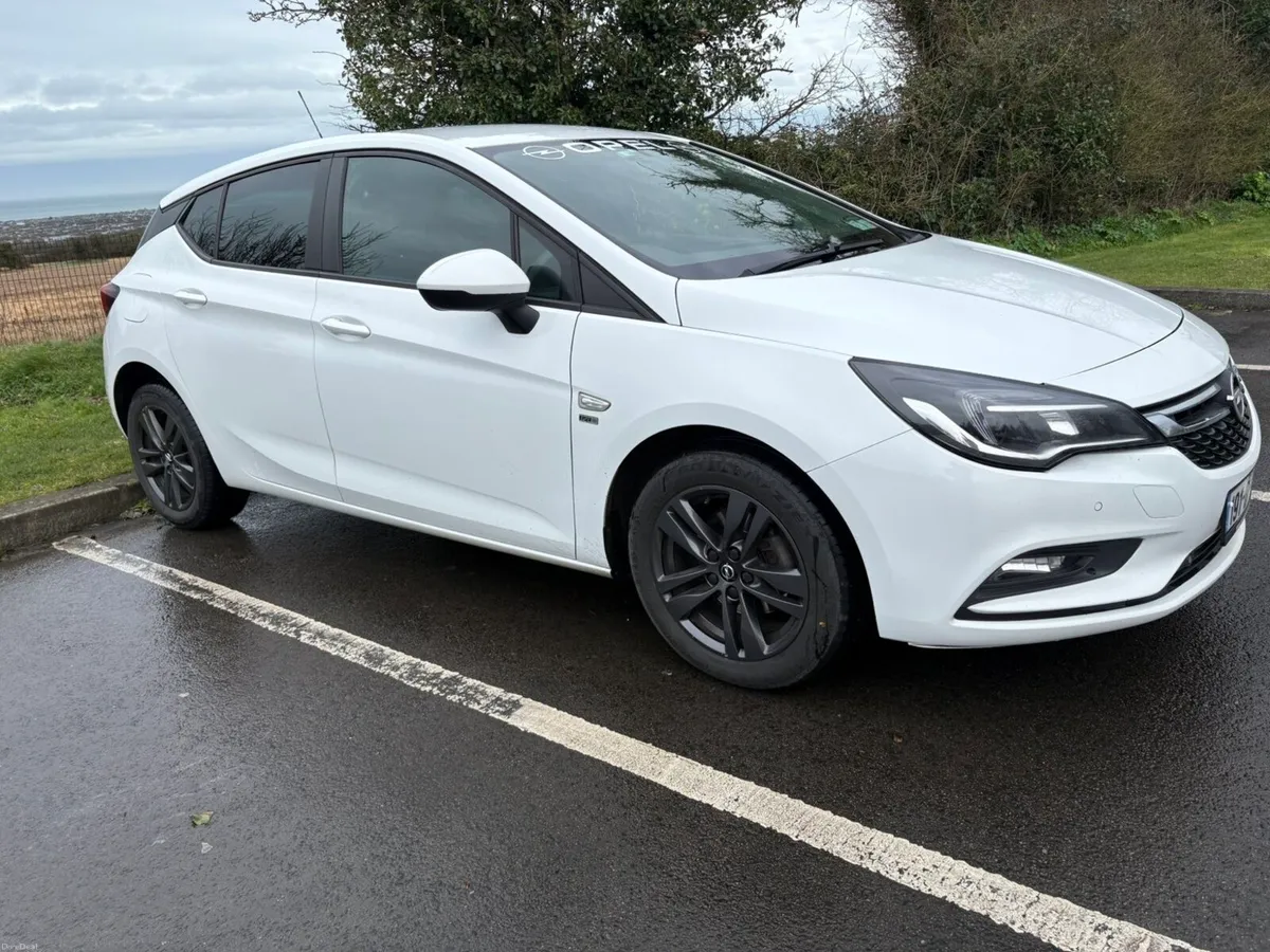 Opel Astra 120 year edition - Image 2