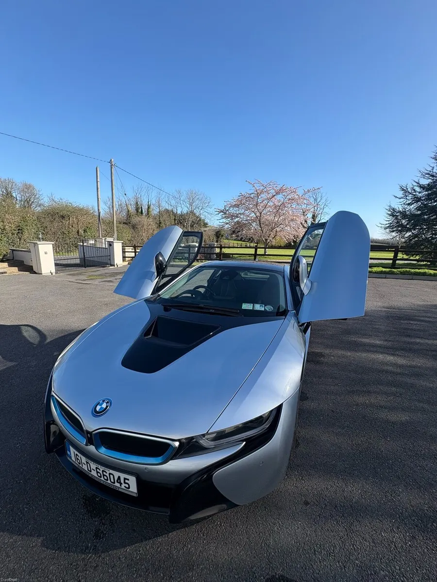 BMW I8 - Image 2