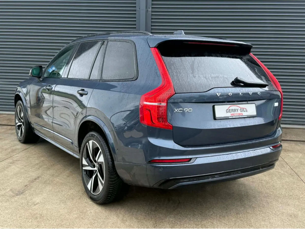 Volvo XC90 T8 PHEV PLUS DARK AWD 5DR * 7 seater * - Image 5
