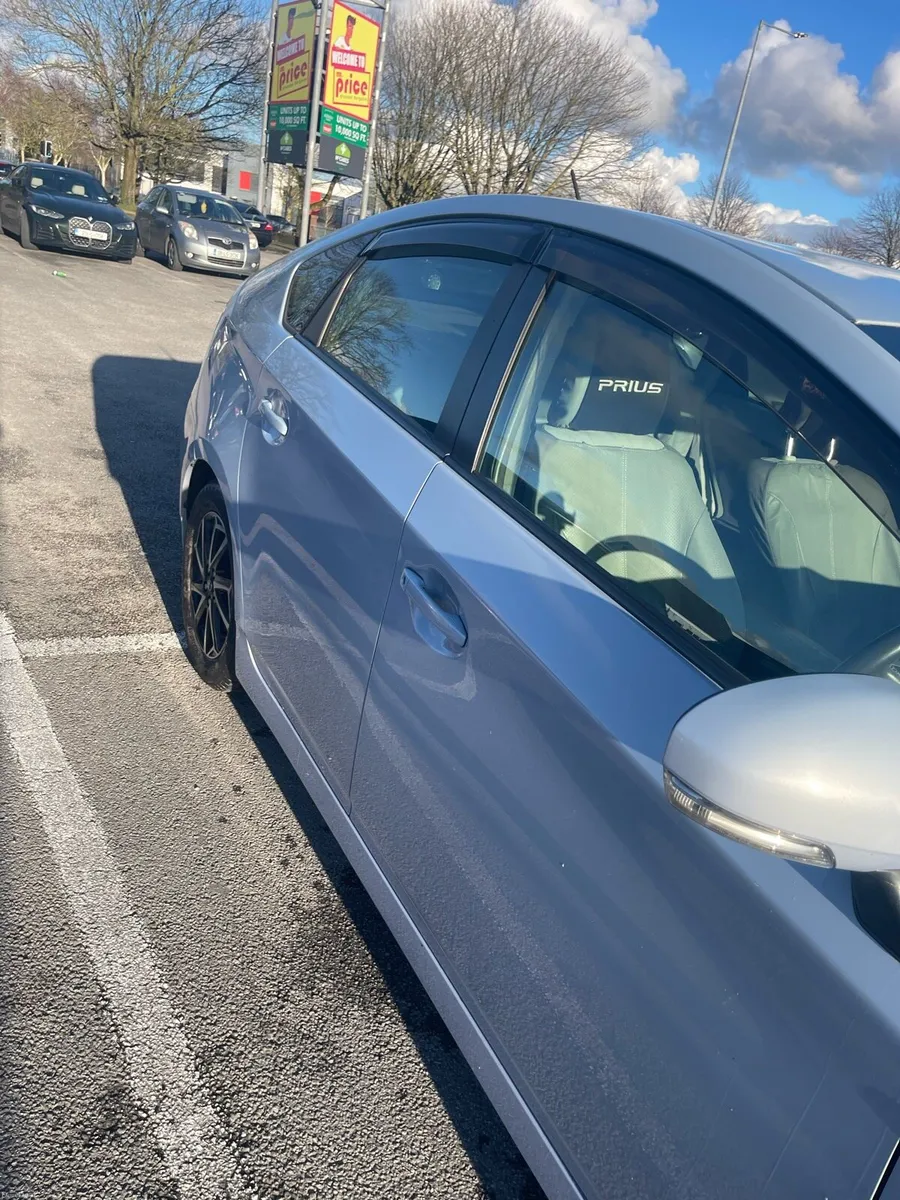 Toyota prius 2009 hybrid - Image 3